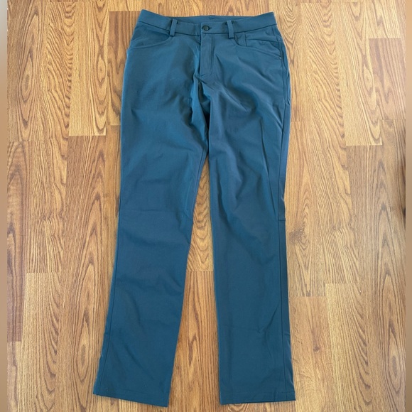 Lululemon ABC Classic Fit Pant Utilitech in Graphite Grey - Picture 3 of 6